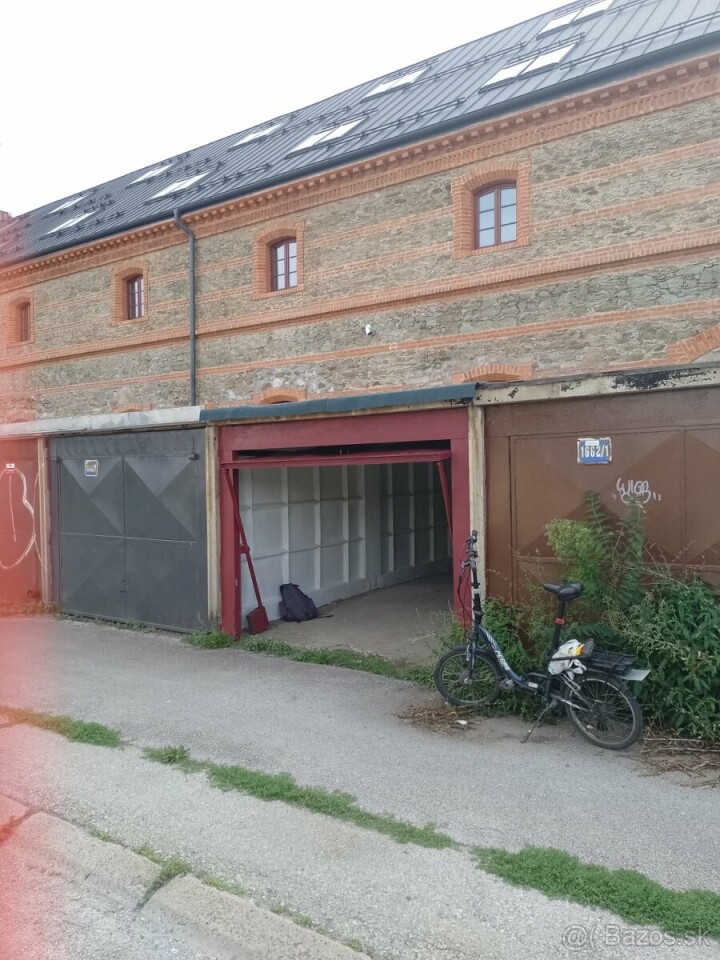 Prenájom suchej betónovej garáže na Stromovej ulici