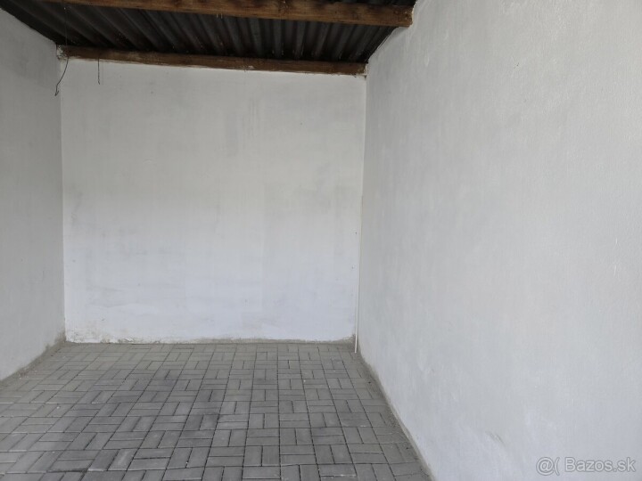 Zrekonštruovaná murovaná garáž na predaj v Nitre, 17m2