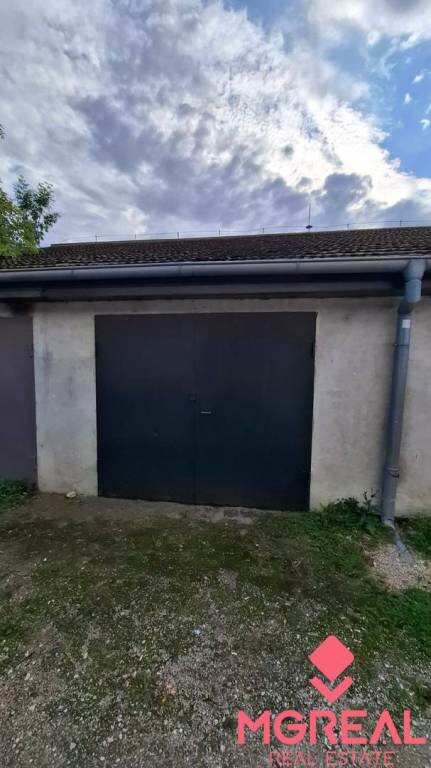 Klasická garáž na predaj v Partizánskom pod sídliskom Šípok