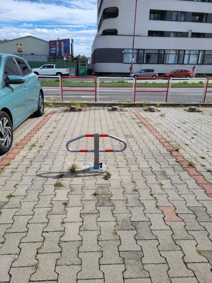NA PREDAJ - vonkajšie parkovacie miesto Kazanská