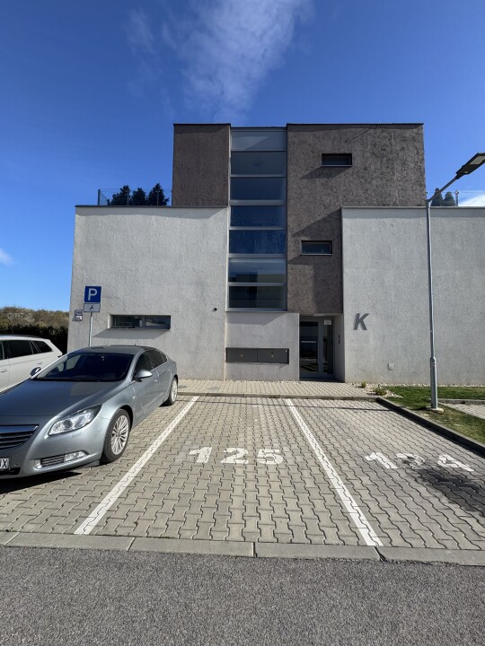 Nitra Kynek - parkovacie miesto