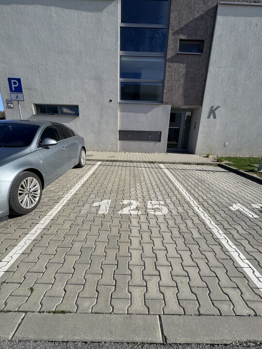 Nitra Kynek - parkovacie miesto