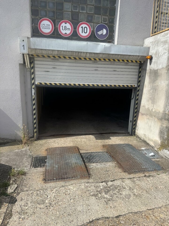 Na predaj garáž v garážovom dome na Pionierskej ulici