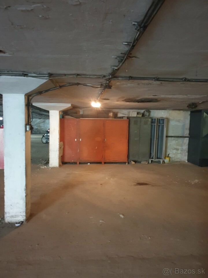Dlhodobý prenájom garážového státia v centre mesta