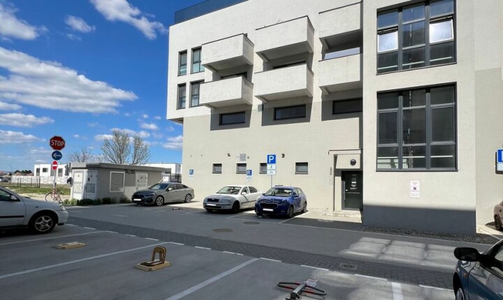 Exteriérové parkovacie miesto na predaj v Rovinke