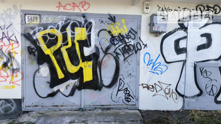 Samostatne stojaca garáž s elektrinou na predaj v Žiline - Hliny IV.