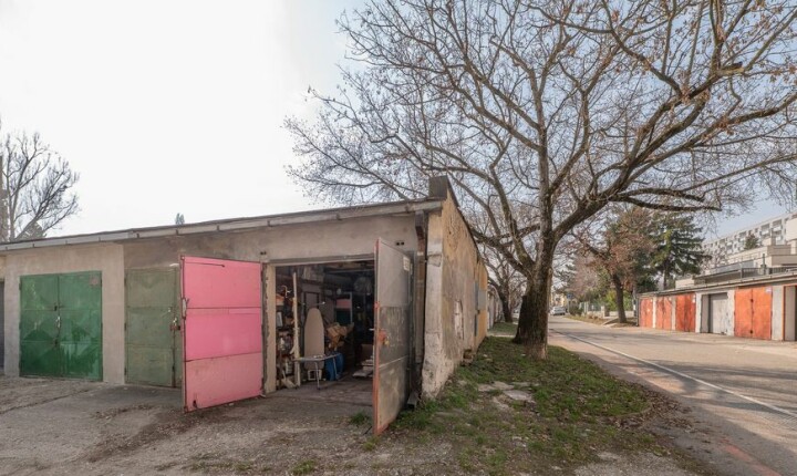 Predaj radovej garáže s pozemkom na Teslovej ulici v Ružinove
