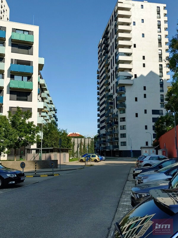Prenájom garážového miesta na Jégeho ulici v Bratislave