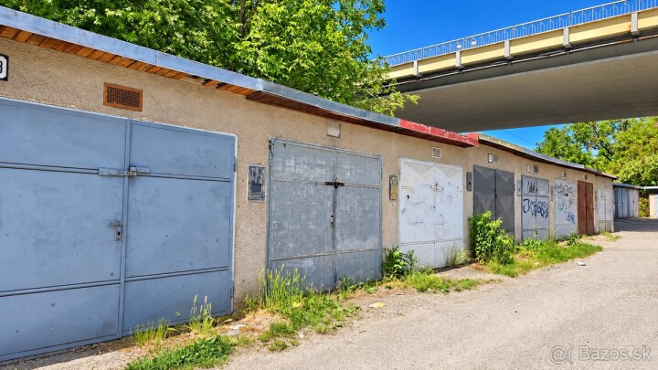Murovaná garáž na predaj vo Zvolene s elektrinou