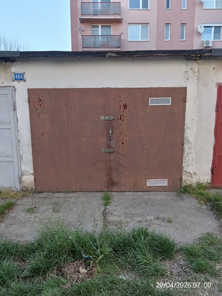 Garáž na prenájom v Holici