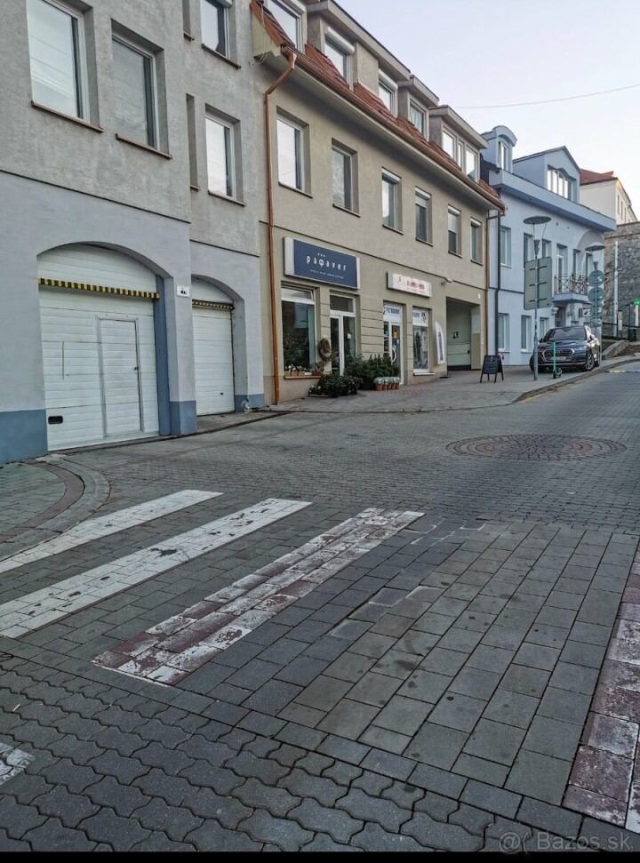 Prenájom garážového státia na Zámockej ulici