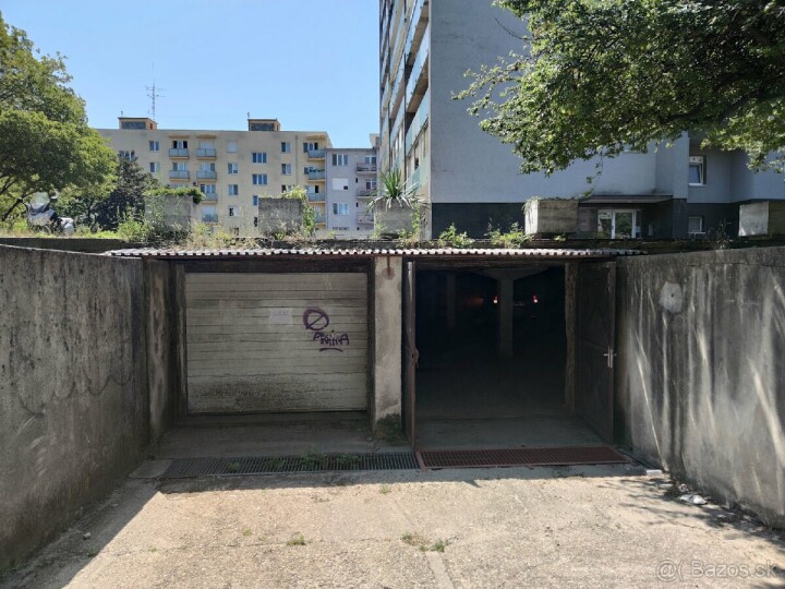 Prenájom garážového státia na Karadžičovej 6