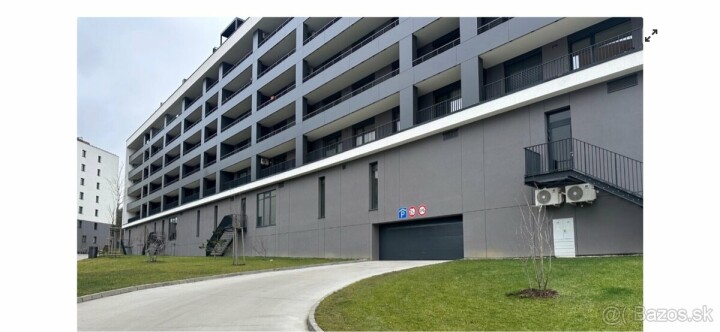 Prenájom vnútorného parkovacieho miesta v BD na Popradskej ulici