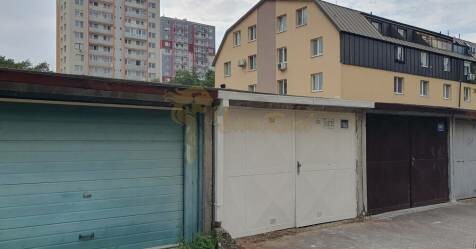 Predaj garáže na Plickovej ulici v Rači