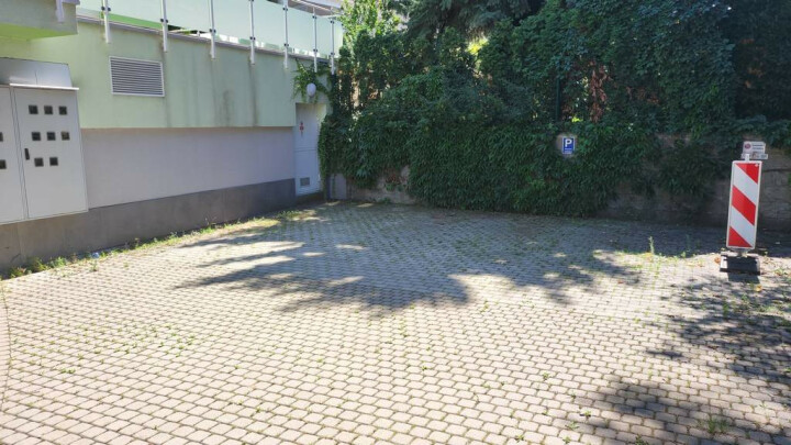 Vonkajšie parkovacie miesto na prenájom v Piešťanoch