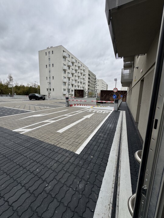 Parking priamo pri LETISKU BA