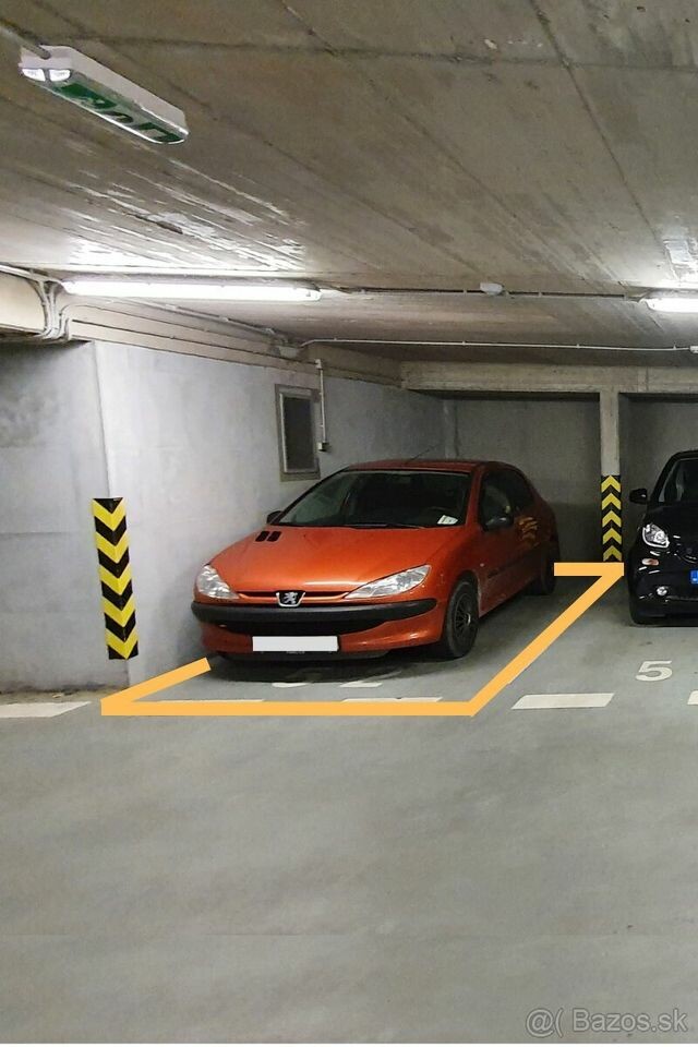 Parkovacie miesto v garáži - Rača