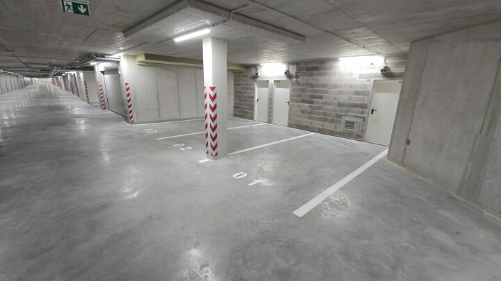 Parkovacie miesto, Laurin dvor