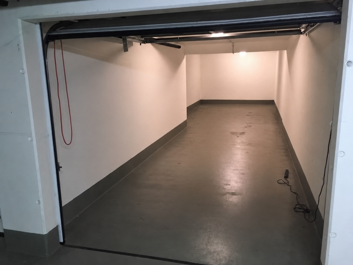 PREDÁM 42m2 GARAZ PETRZALKA