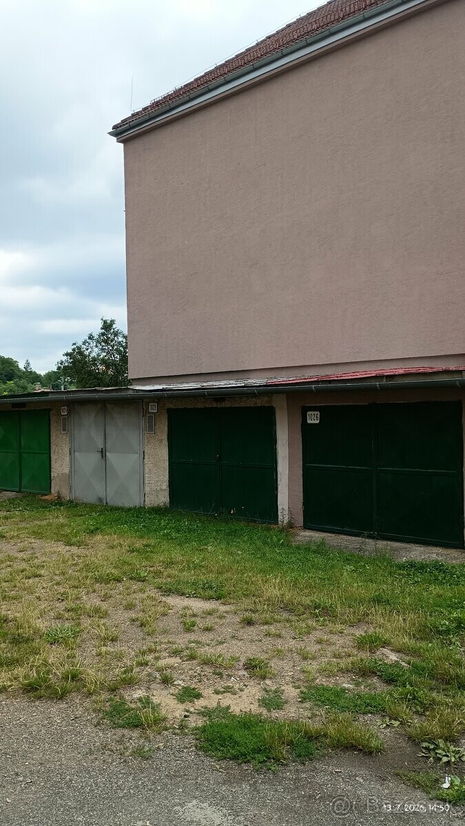 Predam garáž pri ulici Tolstého V Medzilaborciach