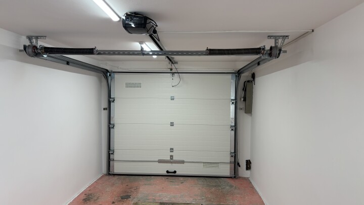 Prenajmem garáž na Hanulovej ulici v Dúbravke.