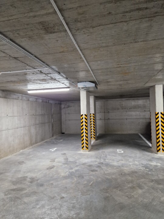 PRENÁJOM garážové státie Petržalka, Gogoľova 1, bezpečné proti krádeži