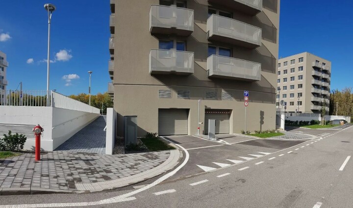 PRENÁJOM - garážové státie Ružinov, Ivanská cesta (Ovocné sady)