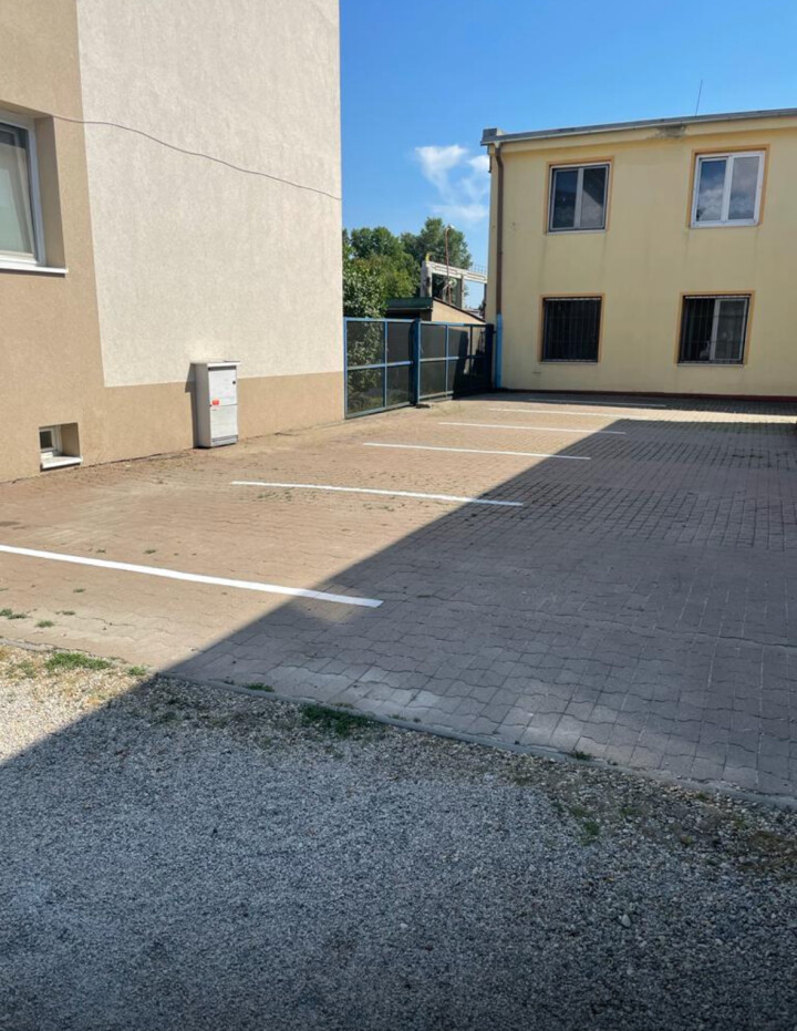 Prenájom parkovacieho miesta – Bratislava II, Vlčie hrdlo (exteriér za rampou)