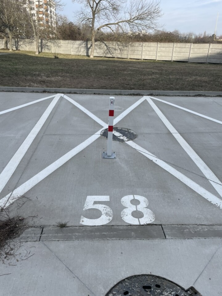 PRENÁJOM / PREDAJ VONKAJŠIEHO PARKOVACIEHO MIESTA