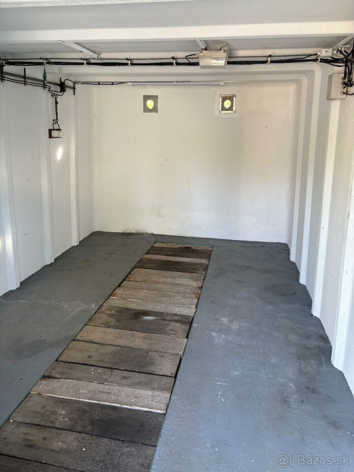 Prenájom garáže s elektrinou a jamou v Prievidzi