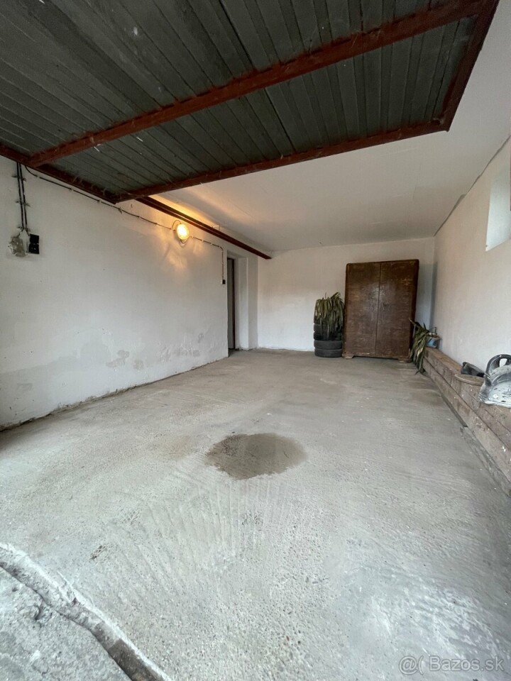 Prenájom garáže so skladom v Kisudvarnok