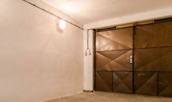 Garáž na predaj v garážovom dome na Macharovej ulici, Bratislava V
