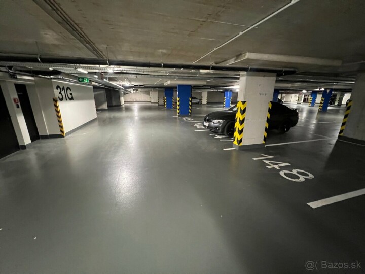 Na predaj kryté garážové miesto v komplexe Euroterrace