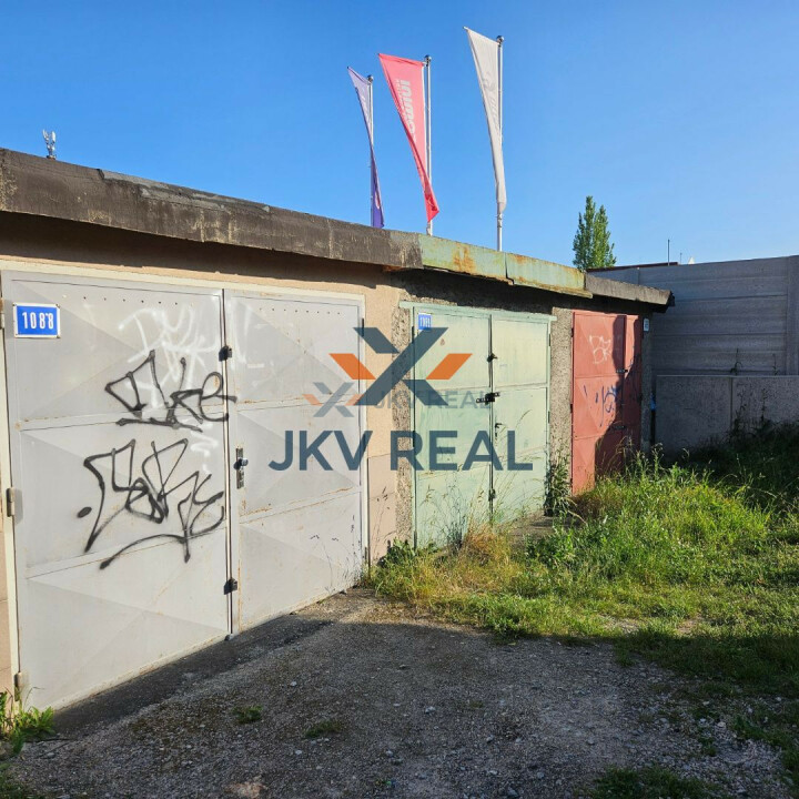 Na predaj murovaná garáž na Bánovskej ceste v Žiline