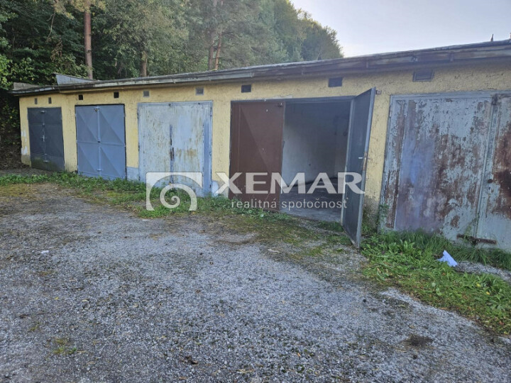Na predaj murovaná garáž v Banskej Bystrici na ulici 9.mája