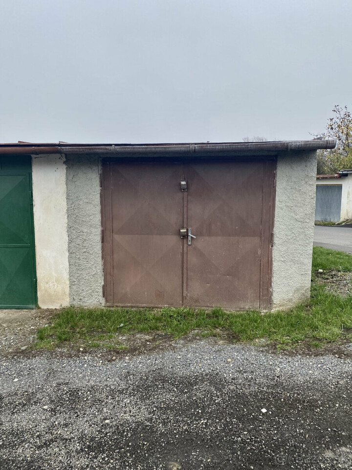 Na predaj elektrifikovaná garáž v Lučenci