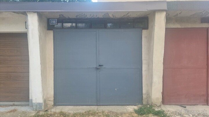 Na predaj garáž v Štúrove na Športovej ulici