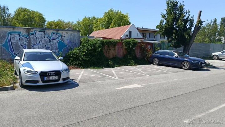 Prenájom parkovacieho miesta na Cíližskej 5 vo Vrakuni