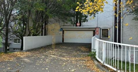 Veľká garáž na predaj v parkovacom dome na ul. Medveďovej, Petržalka