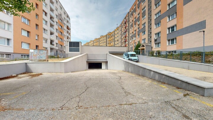 Predaj samostatnej garáže v garážovom dome na Ferdiša Kostku