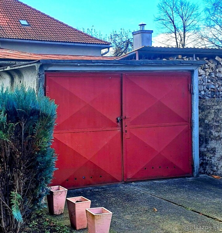 Na predaj betónová garáž s elektrickým rozvodom