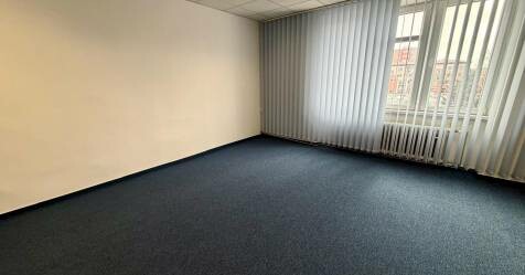 Na predaj murovaná garáž v uzatvorenom areáli v Senici