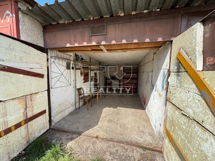 Na predaj udržiavaná garáž na Popradskej ulici v Košiciach - Terasa