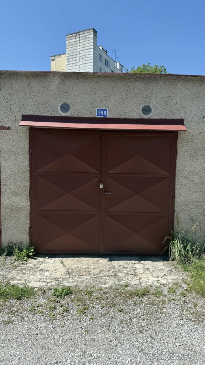 Murovaná garáž s pivnicou a elektrinou na prenájom v Spišskej Novej Vsi