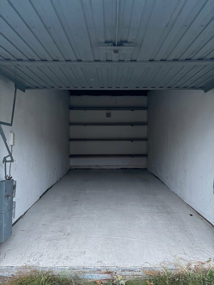 Garáž na prenájom za rojbelkou