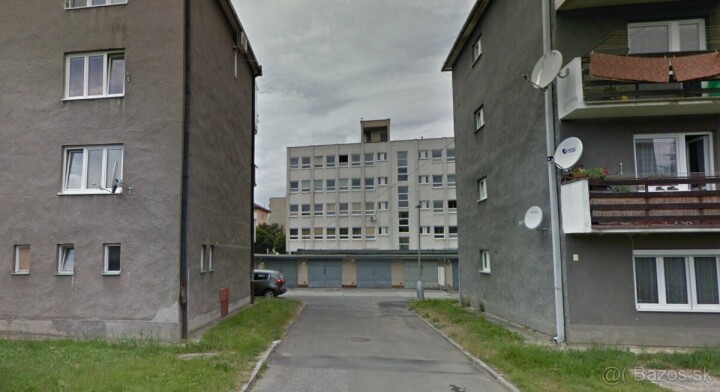 Predaj garáže v Liptovskom Mikuláši, Nábrežie-Vrbica