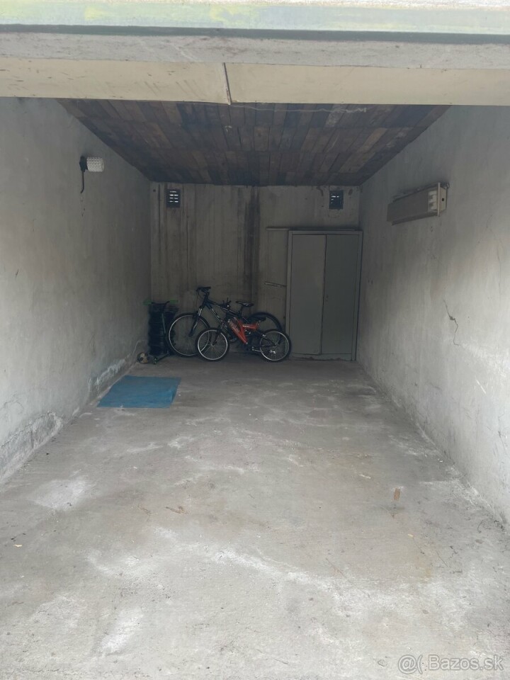 Na predaj garáž v Bošanoch s rozlohou 22 m2