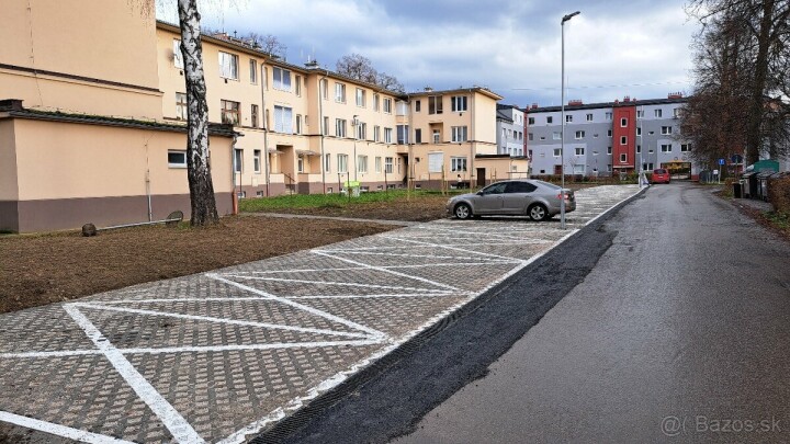 Na predaj parkovacie státie s pozemkom 15 m² na Mierovej ul.
