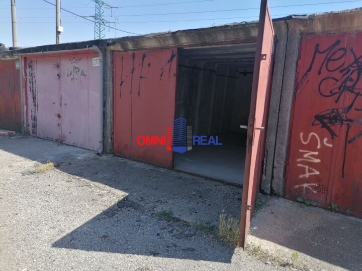 Na predaj klasická panelová garáž na Prístavnej ulici