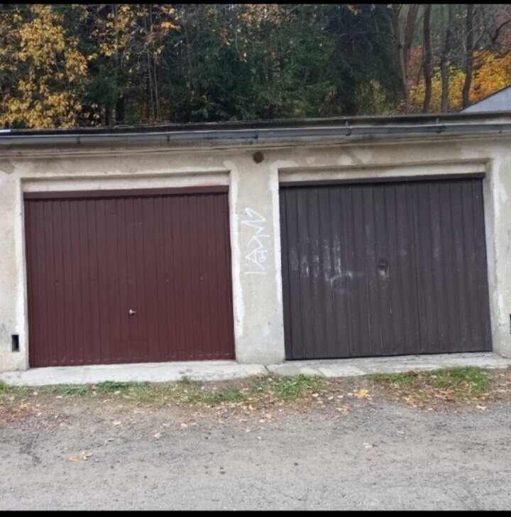 Garáž na predaj v Brezne a okolí
